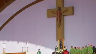 Papież przewodniczy mszy kończącej Jubileusz Młodzieży         