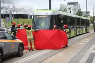 Potrącenie rowerzystki przez tramwaj w Olsztynie