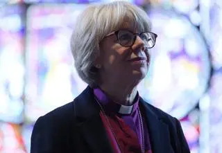 Kapłaństwo kobiet jak kara śmierci? Kościół katolicki też zmienia zdanie