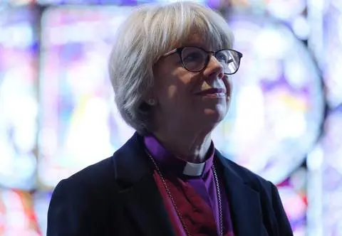 Kapłaństwo kobiet jak kara śmierci? Kościół katolicki też zmienia zdanie