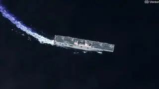 Chiński okręt desantowo-szturmowy Hajnan (Typ 075) na Morzu Filipińskim, 3 grudnia 2025