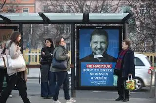 Plakat z Wołodymyrem Zełenskim w Budapeszcie 