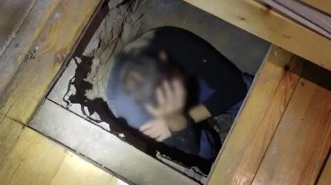 Gdy policjanci zapukali do drzwi, myślał, że ich przechytrzy