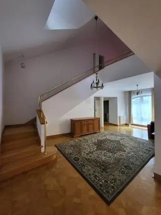 Kamienica po Konsulacie Generalnym Rosji w Krakowie