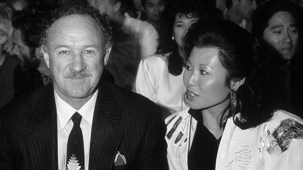 Gene Hackman z żoną Betsy Arakawą