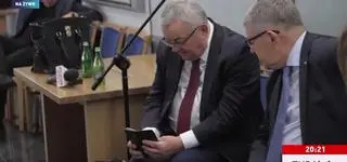 Kamera uchwyciła zachowanie posła wobec dziennikarki. "Jak obrzydliwy wuj na weselu" 