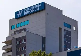 Pięcioro zatrzymanych w sprawie Collegium Humanum. Wśród nich byli rektorzy