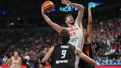 Mistrzowie świata wygrali EuroBasket. Rewelacja turnieju pokonana