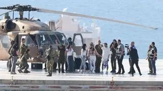 Hamas uwolnił zakładników, Sarkozy idzie do więzienia, Nobel z ekonomii przyznany