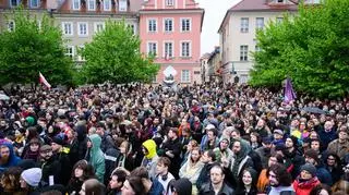 Tłumy na spotkaniu z Adrianem Zandbergiem