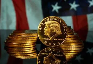 Zainwestowali w kryptowalutę Trumpa. Kupili sobie kolację z prezydentem