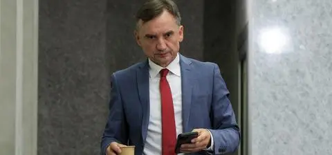 Zmienili terminy urlopów. Sąd przyspiesza w sprawie Ziobry