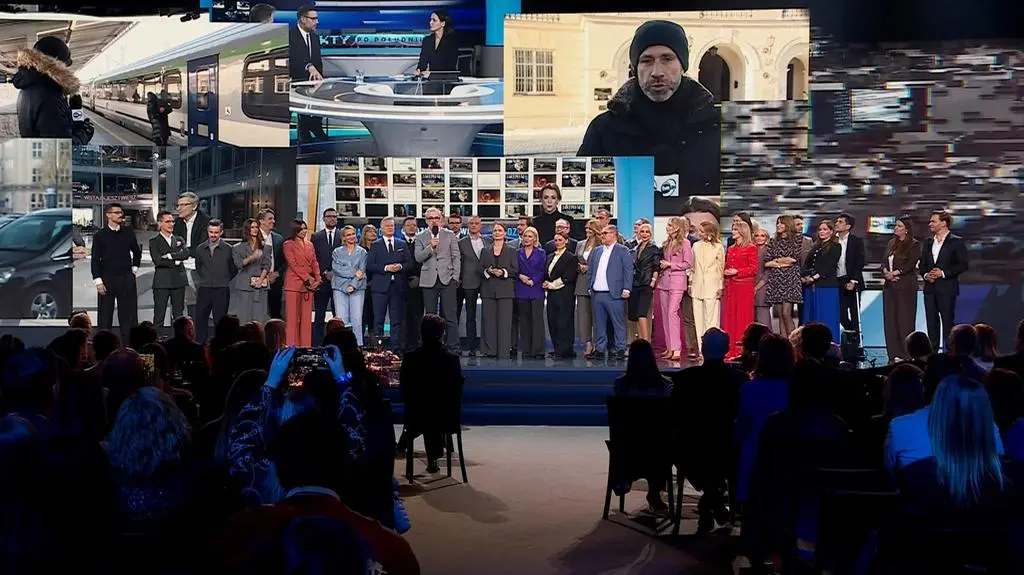 Redaktor naczelny TVN24 i "Faktów" TVN Michał Samul oraz dziennikarze TVN24, TVN24BiS, tvn24.pl, TVN24+, "Faktów" i "Uwagi" TVN podczas konferencji programowej TVN. 