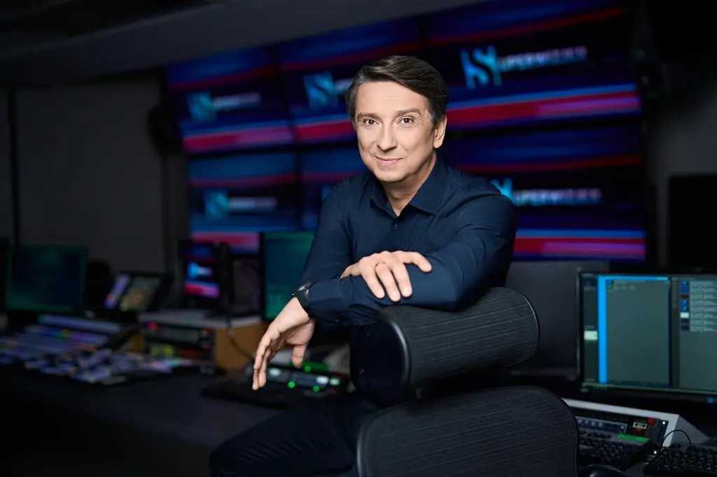 Jarosław Jabrzyk, redaktor naczelny i prowadzący "Superwizjera"