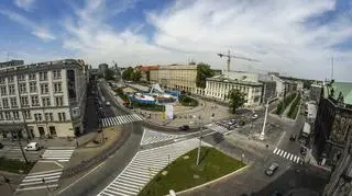 Na placu Wolności trwają prace nad strefą kibica