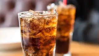 Coca-Cola sprzedawana w Meksyku słodzona jest cukrem trzcinowym, ta sprzedawana w USA - syropem glukozowo-fruktozowym.