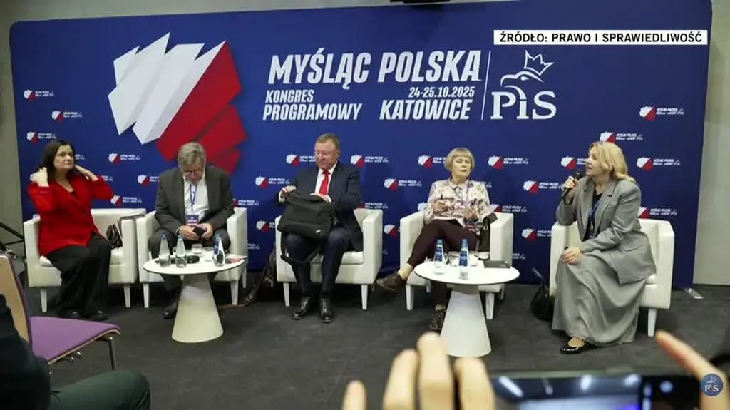2510N227XRR PUPIEC KURSKI PANELISTA W TEMACIE NAPRAWIANIA MEDIOW PUBLICZNYCH
