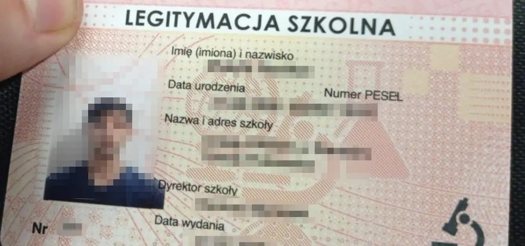 Sprawdziliśmy, jakie szkoły pojawiają się na podróbkach legitymacji