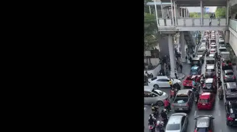 BANGKOK 9 Artur Górski 