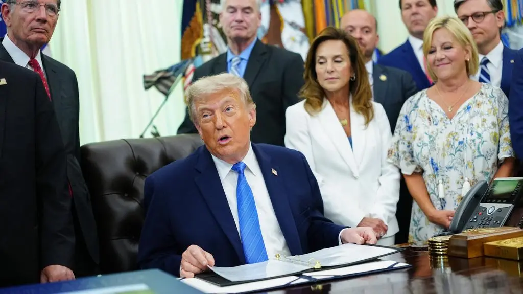 Donald Trump w Gabinecie Owalnym 