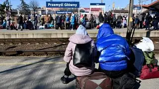Uchodźcy z Ukrainy na dworcu PKP Przemyślu (17 marca 2022)