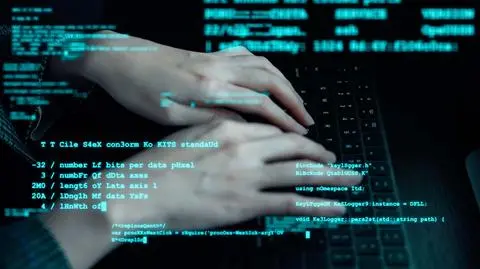 haker internet bezpiecenstwo shutterstock_2485580919