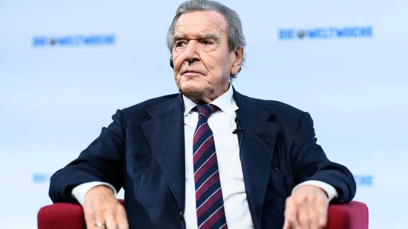 Gerhard Schroeder broni Nord Stream 2. "Panie przewodniczący, czy może pan zakończyć tę bzdurę?"