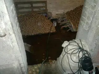 Woda była też w piwnicach 