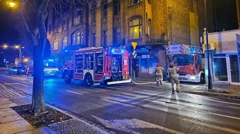 Palił się wózek dziecięcy. Siedem osób, w tym dwójka dzieci w szpitalu