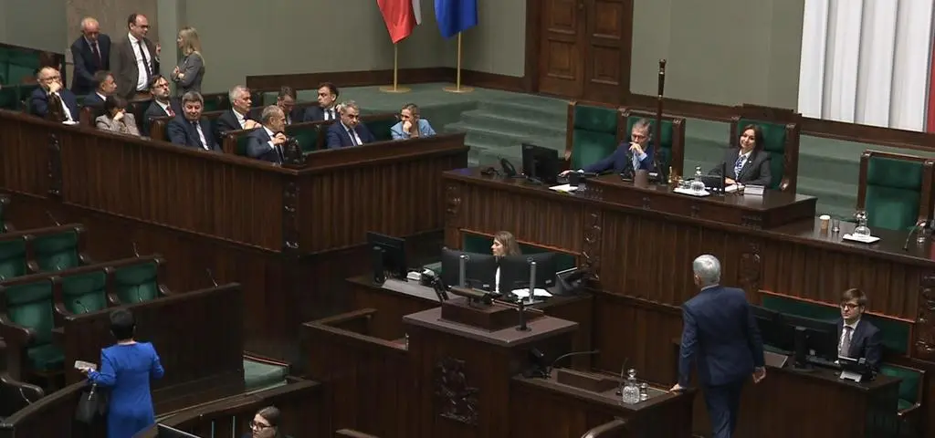 Premier wygłosił expose. Seria pytań posłów po wystąpieniu Donalda Tuska