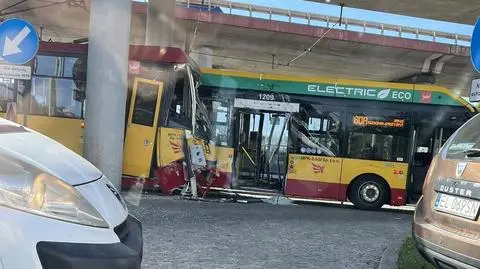 Autobus zderzył się z tramwajem 