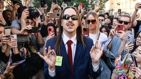 Tommy Cash promujący swój eurowizyjny występ w Mediolanie