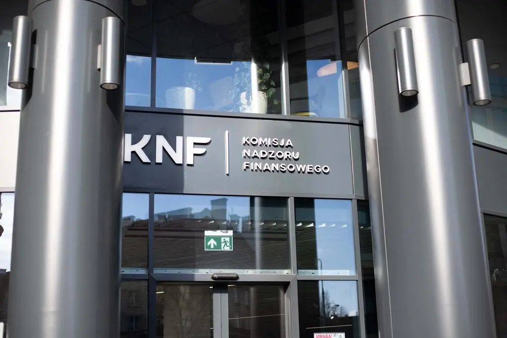 KNF prowadziłaby rejestr nieuczciwych domen