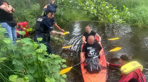 Kontrole kajakarzy na Wdzie