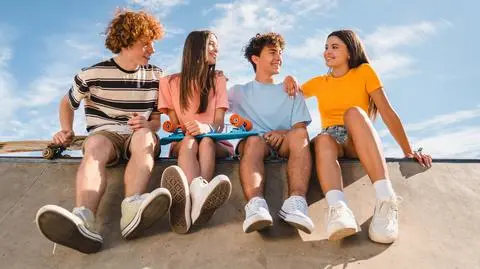 mlodziez shutterstock_2508547145