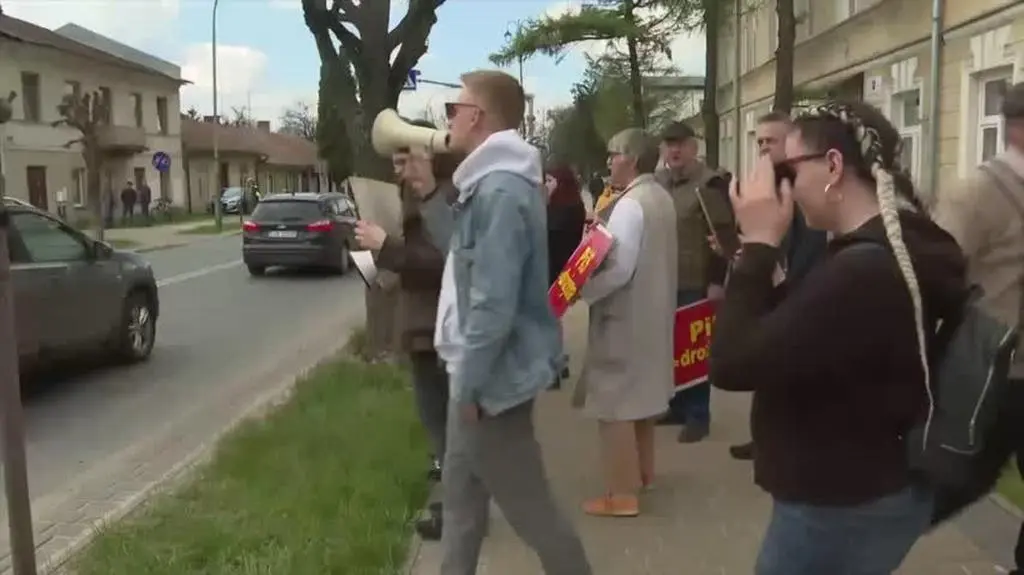 janow protest 