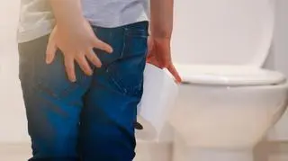 Czym grozi wstrzymywanie się przez dziecko z oddaniem stolca? Wyjaśnia gastroenterolog