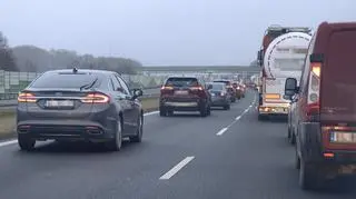 Na trasie w kierunku Warszawy tworzył się korek 