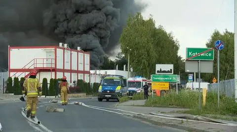 Relacja Jerzego Korczyńskiego sprzed płonącej hali produkcyjnej w Siemianowicach Śląskich