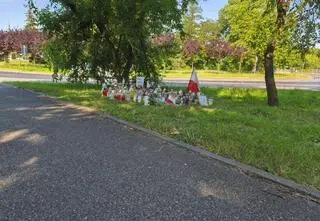 Mieszkańcy poruszeni śmiercią Klaudii, w parku płoną znicze