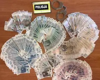 Członkowie grupy podejrzani są o wyłudzenie blisko 3 milionów złotych