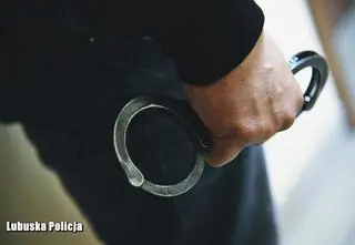 13 listów gończych, sześć lat w ukryciu. Wpadł z powodu telefonu