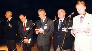 Otwarcie Mistrzostw Świata w Kajakarstwie na jeziorze Malta, od lewej: prezydent Międzynarodowej Federacji Kajakowej (ICF) Sergio Orsi, prezydenci Poznania Wojciech Szczęsny Kaczmarek i Andrzej Wituski