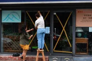 Hongkong. Przygotowania na nadejście tajfunu Ragasa