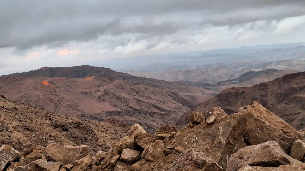 Okolice Dżabal al-Lauz słyną ze stosunkowo chłodnego jak na Arabię Saudyjską klimatu