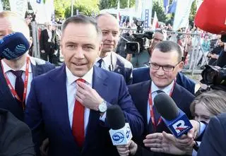 "Kompromitacja". Szef sztabu "najpierw był purpurowy, potem zielony"