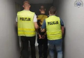 15-latek zaatakowany nożem na przystanku