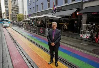 Biskup przed barem. Kościół przeprasza społeczność LGBT