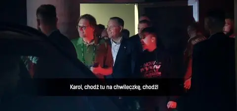 "Karol do mnie", "pozdrów Martę". W siłę rośnie agresywna grupa, która z prezydentem jest na ty