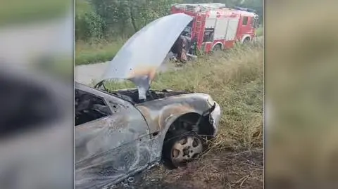 Obserwowali, jak ich auto płonie nad Wisłą. Żaden nie chciał się przyznać do kierowania